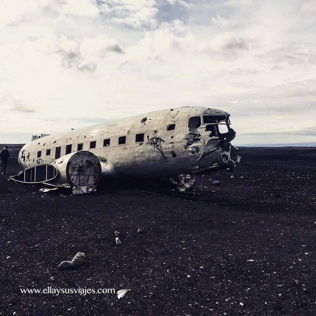 En este momento estás viendo La foto más buscada: el avión abandonado de ISLANDIA
