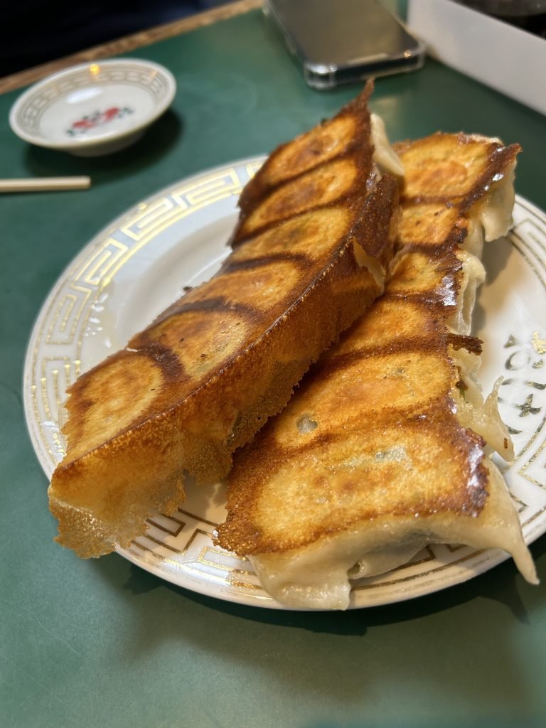 Gyozas en restaurante de Shinjuku, Tokio