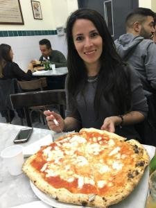 Super pizza margarita en  L’Antica Pizzeria Da Michele